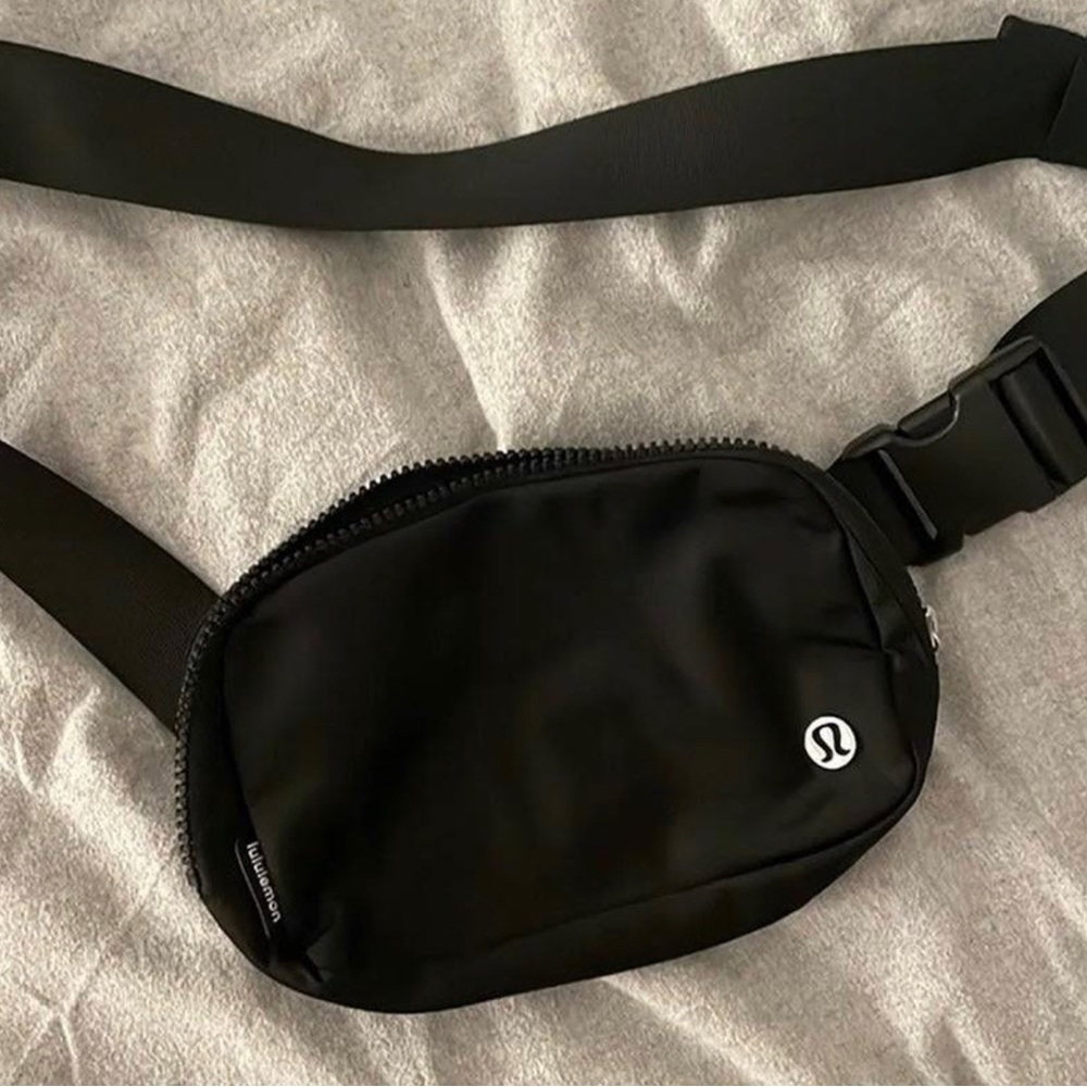 Lululemon belt bag